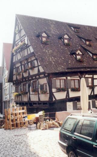 Das Schiefe Haus